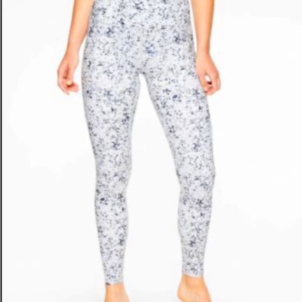 Athleta stash salutation pocket leggings